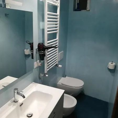 La Tana Tra I Tetti Bed & Breakfast