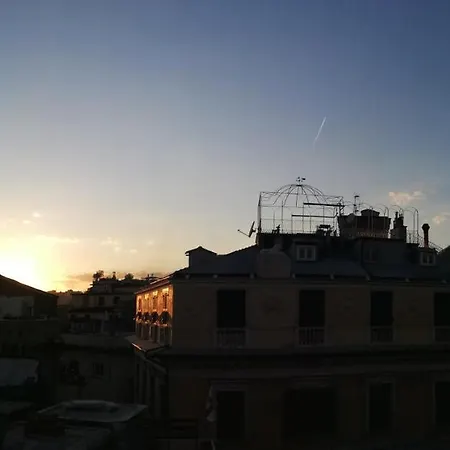 La Tana Tra I Tetti Bed & Breakfast Genova